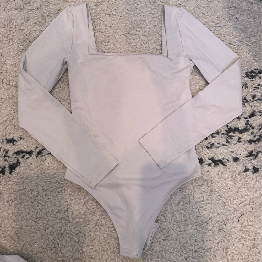 Aritzia long sleeve bodysuit